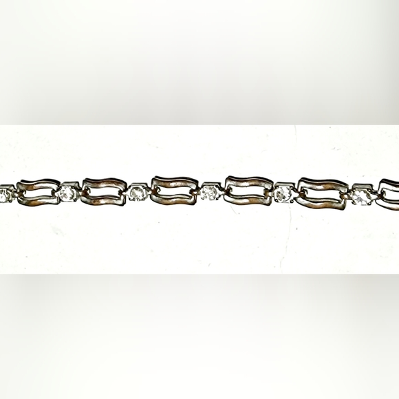 Jewelry - Vintage S link 8in silver bracelet with clear stones throughout, some tarnish